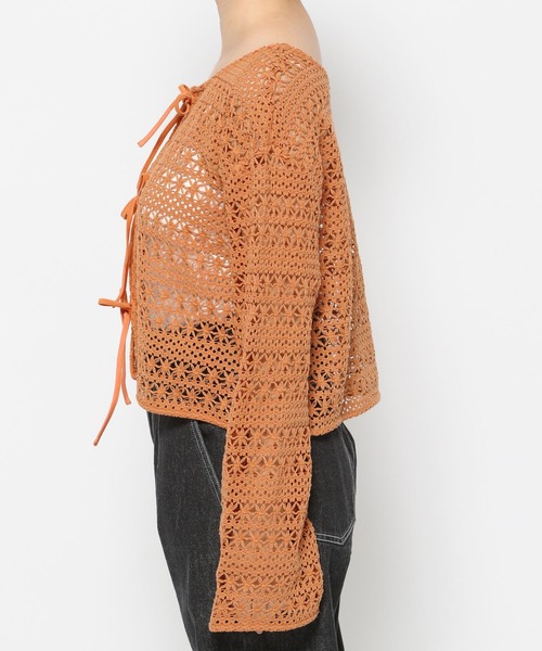 mysty woman（ミスティウーマン）の「【WEB限定】透かし編みリボンカーディガン  113918（カーディガン/ボレロ・レディース・ブラック/オフホワイト/オレンジ・FREE）」の12枚目の写真