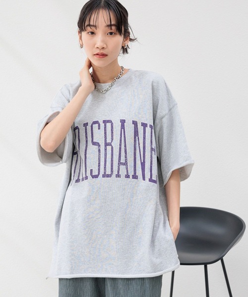 LOWRYS FARM（ローリーズファーム）の「ＢＩＧカレッジロゴ６Ｓ　107458（Tシャツ/カットソー・レディース・アイボリー/グレー/チャコールグレー・FREE）」の3枚目の写真