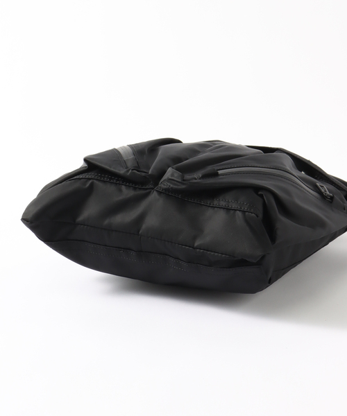F/CE. (エフシーイー)の「F/CE. / エフシーイー RECYCLE TWILL SMALL HELMET FRT33241B0002(ショルダーバッグ・メンズ・カーキ/ブラック・FREE)」の6枚目の写真