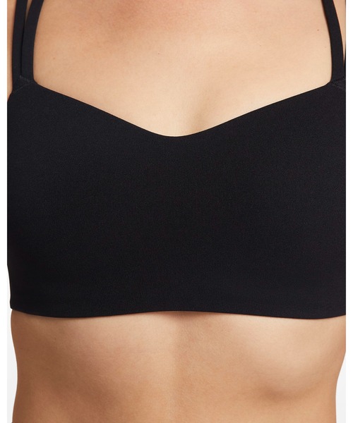 NIKE(ナイキ)の「NIKE WMNS DF ALATE LXE STRAPPY BRA DO6609-010(ブラジャー・レディース・ブラック・MEDIUM/LARGE/SMALL)」の6枚目の写真