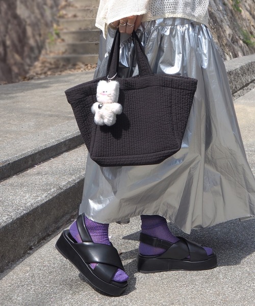 minia(ミニア)の「厚底クロスパフサンダル(サンダル・レディース・ブラック/シルバー/アイボリー・S/M/L/LL)」の16枚目の写真