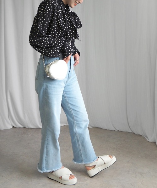 minia(ミニア)の「厚底クロスパフサンダル(サンダル・レディース・ブラック/シルバー/アイボリー・S/M/L/LL)」の6枚目の写真