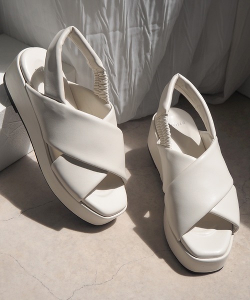 minia(ミニア)の「厚底クロスパフサンダル(サンダル・レディース・ブラック/シルバー/アイボリー・S/M/L/LL)」の9枚目の写真