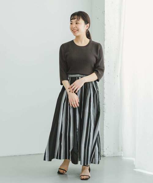ITEMS URBANRESEARCH(アイテムズ アーバンリサーチ)の「ストライプボリュームスカート(スカート・レディース・ホワイト系その他/ブラック系その他・FREE)」の7枚目の写真