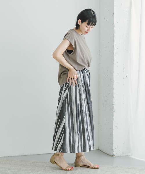 ITEMS URBANRESEARCH(アイテムズ アーバンリサーチ)の「ストライプボリュームスカート(スカート・レディース・ホワイト系その他/ブラック系その他・FREE)」の14枚目の写真