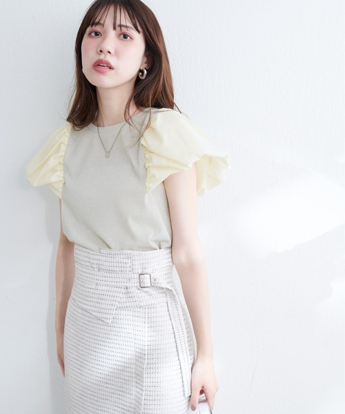 natural couture(ナチュラルクチュール)の「シアーラメテレコボリューム袖TOPS(Tシャツ/カットソー・レディース・ライトグレー/ブラック/ミント/アイボリー・FREE)」の2枚目の写真