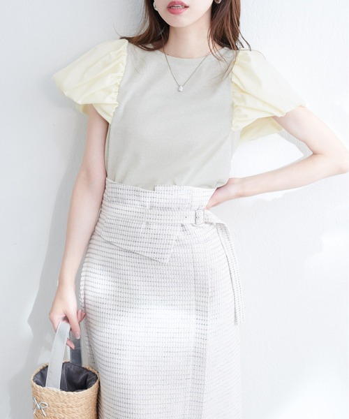 natural couture(ナチュラルクチュール)の「シアーラメテレコボリューム袖TOPS(Tシャツ/カットソー・レディース・ライトグレー/ブラック/ミント/アイボリー・FREE)」の6枚目の写真