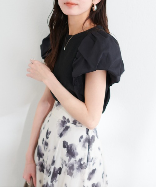natural couture(ナチュラルクチュール)の「シアーラメテレコボリューム袖TOPS(Tシャツ/カットソー・レディース・ライトグレー/ブラック/ミント/アイボリー・FREE)」の11枚目の写真