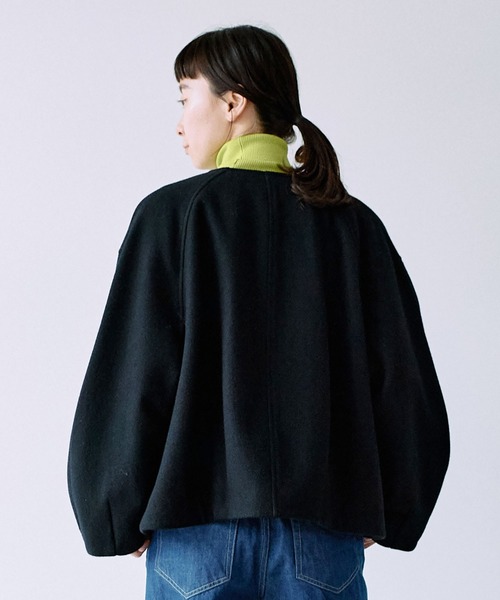 美品 yuni スーパー100 トグルボタンコート 黒 ゆったり yuni（ユニ ）の「ウールスーパー100 トグルボタン ショートコート
