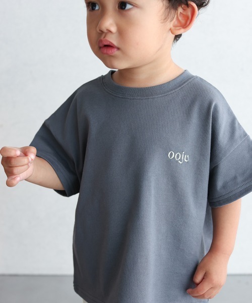 ooju（オージュ）の「【ooju】グラフィックバックプリントTシャツ（Tシャツ/カットソー・キッズ・チャコールグレー/アイボリー/グリーン・1/2/3/4）」の2枚目の写真