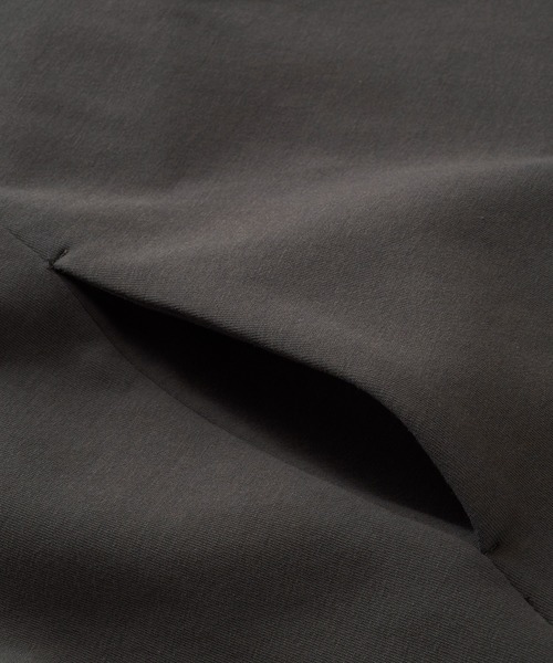 NO ID.（ノーアイディ）の「【NO ID.】Volume Neck Half Zip Parka / ボリューム ネック ハーフ ジップ パーカ（パーカー・メンズ・その他23/グレー/ブラック・ONE SIZE）」の18枚目の写真