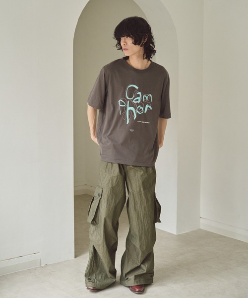 Camphor wood(カンファーウッド)の「camphor scrawl embroidery tee / 手書きチェーン刺繍ロゴグラフィックTシャツ(Tシャツ/カットソー・メンズ・レッド/スミクロ・LARGE/MEDIUM/SMALL)」の9枚目の写真