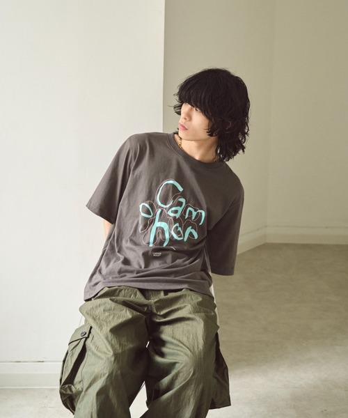 Camphor wood(カンファーウッド)の「camphor scrawl embroidery tee / 手書きチェーン刺繍ロゴグラフィックTシャツ(Tシャツ/カットソー・メンズ・レッド/スミクロ・LARGE/MEDIUM/SMALL)」の7枚目の写真