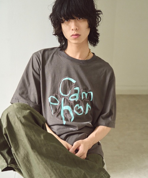 Camphor wood(カンファーウッド)の「camphor scrawl embroidery tee / 手書きチェーン刺繍ロゴグラフィックTシャツ(Tシャツ/カットソー・メンズ・レッド/スミクロ・LARGE/MEDIUM/SMALL)」の5枚目の写真