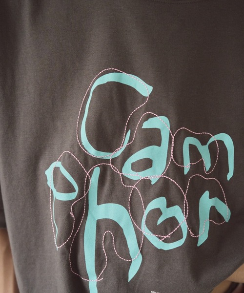 Camphor wood(カンファーウッド)の「camphor scrawl embroidery tee / 手書きチェーン刺繍ロゴグラフィックTシャツ(Tシャツ/カットソー・メンズ・レッド/スミクロ・LARGE/MEDIUM/SMALL)」の14枚目の写真