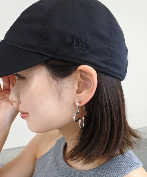 at.(アット)の「【at.】ayumi フラワーフープピアス(ピアス(両耳用)・レディース・シルバー/ゴールド・FREE)」の15枚目の写真