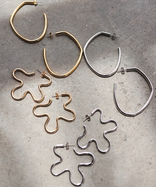 at.(アット)の「【at.】ayumi フラワーフープピアス(ピアス(両耳用)・レディース・シルバー/ゴールド・FREE)」の13枚目の写真