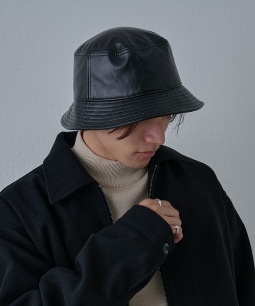 COLONY 2139(コロニートゥーワンスリーナイン)の「シンセティックレザーバケットハット(ハット・メンズ・ブラック・FREE)」の2枚目の写真