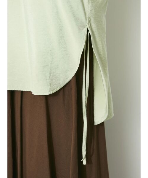 CRAFT STANDARD BOUTIQUE（クラフトスタンダードブティック）の「レーヨントロミサイドリボンチュニック（シャツ/ブラウス・レディース・ライトグリーン/アイボリー/ブラウン/ネイビー・FREE）」の12枚目の写真