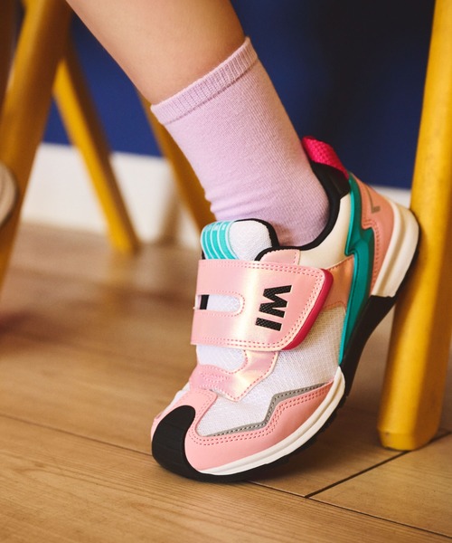 IFME（イフミー）の「KIDS｜IFME joob super 太ベルトスニーカー B（スニーカー・キッズ・ブルー/ホワイト・16.5cm/17.5cm/18.5cm/15.5cm/19.0cm/20.0cm/21.0cm/20.5cm/19.5cm/15.0cm/16.0cm/17.0cm/18.0cm）」の20枚目の写真