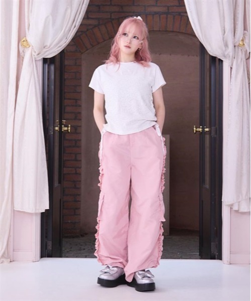 FickleBebe（フィクルベベ）の「フリルナイロンカーゴパンツ（カーゴ