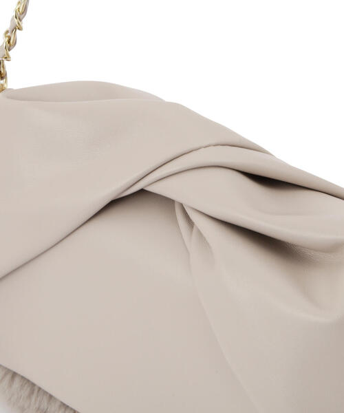 EDIT COLOGNE（エディットコロン）の「リボンハンドルフェイクファーショルダーバッグ（ショルダーバッグ・レディース・グレー/ベージュ・ﾌﾘ-）」の8枚目の写真