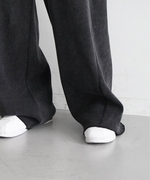 saby(サバイ)の「saby WAFFLE EASY PANTS -Pigment Stone Wash(その他パンツ・メンズ・チャコールグレー・SMALL/MEDIUM)」の6枚目の写真