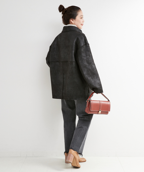 B.C STOCK（ベーセーストック）の「リバーシブルミドル丈ムートンコート（ムートンコート・レディース・ベージュ/ブラック・FREE）」の15枚目の写真