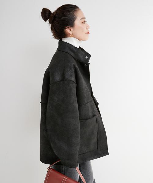 B.C STOCK（ベーセーストック）の「リバーシブルミドル丈ムートンコート（ムートンコート・レディース・ベージュ/ブラック・FREE）」の17枚目の写真