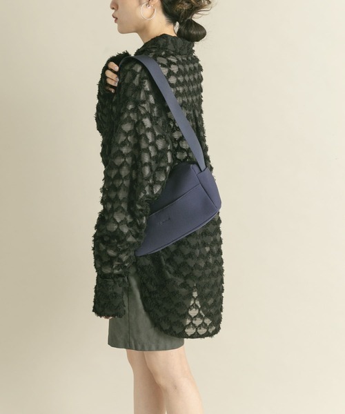 KBF（ケイビーエフ）の「フロントギャザーフェザーシャツ（シャツ/ブラウス・レディース・ブラック/オフホワイト/ブルー・ONE）」の14枚目の写真