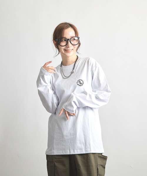 B'day(ビーデイ)の「ヘヴィウェイト天竺 刺繍 長袖 クルーネック(Tシャツ/カットソー・レディース・サックスブルー/ブラック/ホワイト・LARGE/MEDIUM)」の1枚目の写真
