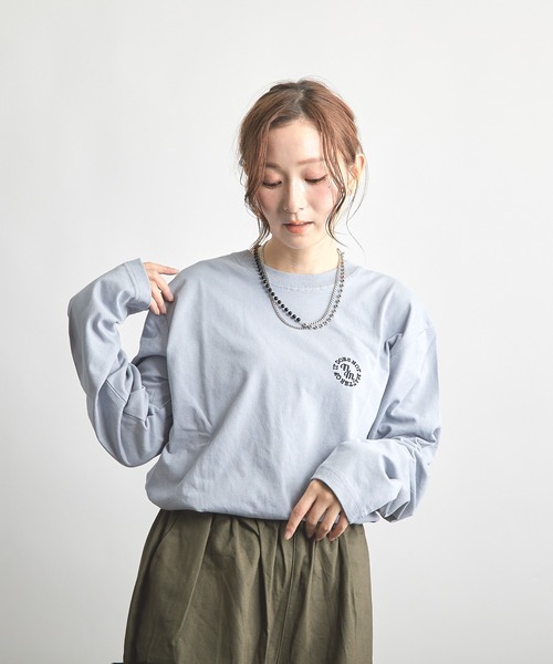 B'day(ビーデイ)の「ヘヴィウェイト天竺 刺繍 長袖 クルーネック(Tシャツ/カットソー・レディース・サックスブルー/ブラック/ホワイト・LARGE/MEDIUM)」の3枚目の写真