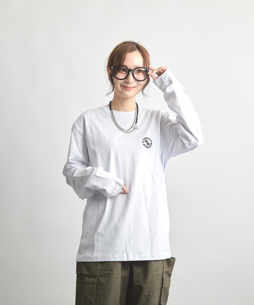 B'day(ビーデイ)の「ヘヴィウェイト天竺 刺繍 長袖 クルーネック(Tシャツ/カットソー・レディース・サックスブルー/ブラック/ホワイト・LARGE/MEDIUM)」の4枚目の写真