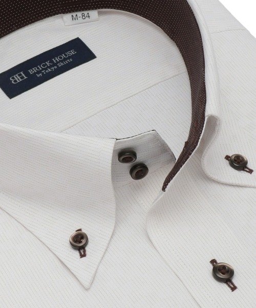 TOKYO SHIRTS(トウキョウシャツ)の「透け防止 形態安定ノーアイロン ドゥエボットーニ 長袖ビジネスワイシャツ(ビジネスシャツ・メンズ・ライトベージュ・首回り39cm-裄丈80cm/首回り39cm-裄丈84cm/首回り41cm-裄丈82cm/首回り41cm-裄丈86cm/首回り42cm-裄丈82cm/首回り42cm-裄丈86cm/首回り43cm-裄丈86cm/首回り37cm-裄丈80cm/首回り43cm-裄丈82cm)」の4枚目の写真