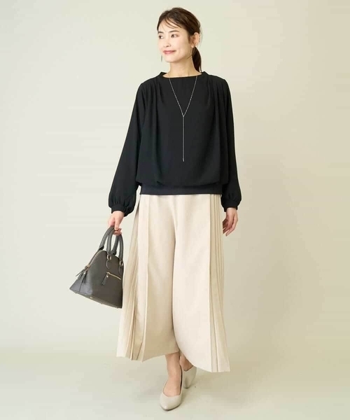 a.v.v(アーヴェヴェ)の「ドレープネックシアートップス(Tシャツ/カットソー・レディース・アイボリー/ブラック・34/36/38/40/42)」の7枚目の写真