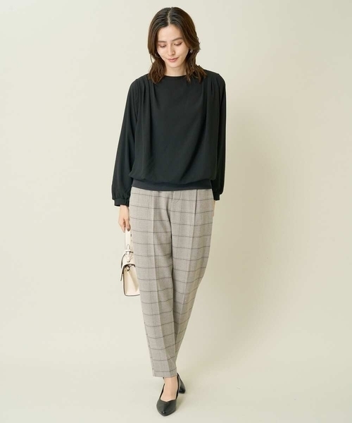a.v.v(アーヴェヴェ)の「ドレープネックシアートップス(Tシャツ/カットソー・レディース・アイボリー/ブラック・34/36/38/40/42)」の11枚目の写真