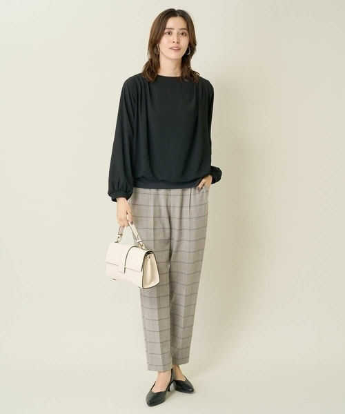 a.v.v(アーヴェヴェ)の「ドレープネックシアートップス(Tシャツ/カットソー・レディース・アイボリー/ブラック・34/36/38/40/42)」の13枚目の写真