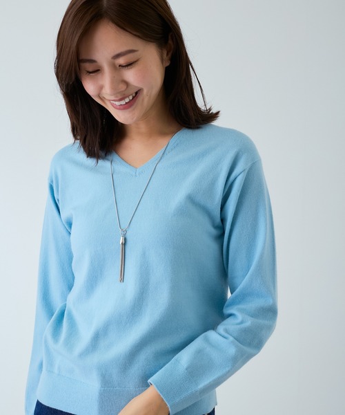 Jayro(ジャイロ)の「もちもちベーシックVネックニット(Tシャツ/カットソー・レディース・ブラウン系その他2/ブルー/ベージュ/ネイビー/マスタード/グリーン系その他/パープル/ブラック/サックスブルー/ホワイト/ライトグリーン/レッド/ピンク・M/L)」の8枚目の写真