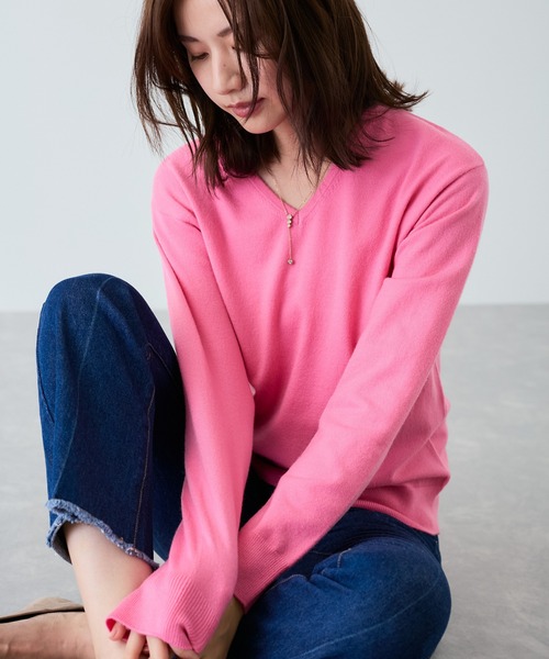 Jayro(ジャイロ)の「もちもちベーシックVネックニット(Tシャツ/カットソー・レディース・ブラウン系その他2/ブルー/ベージュ/ネイビー/マスタード/グリーン系その他/パープル/ブラック/サックスブルー/ホワイト/ライトグリーン/レッド/ピンク・M/L)」の15枚目の写真