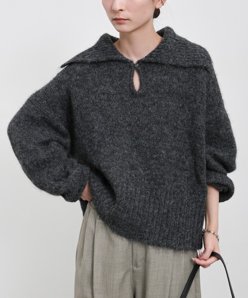 select MOCA(セレクトモカ)の「ビッグカラーキーネックニット(ニット/セーター・レディース・アイボリー/ブラック/ベージュ/チャコールグレー・FREE)」の3枚目の写真