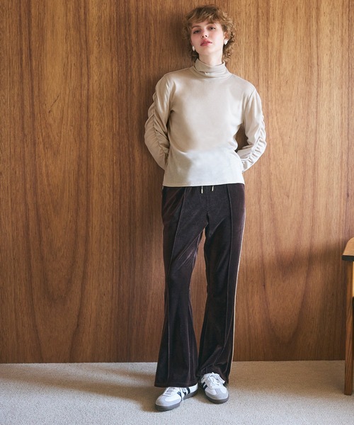 coca（coca）（コカ）の「シャーリングスリーブ ハイネックカットソー（Tシャツ/カットソー・レディース・ライトベージュ/ライトグレー・S/M/L）」の6枚目の写真