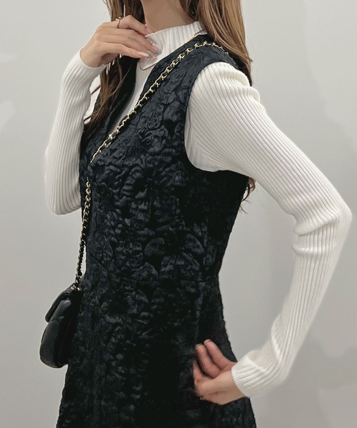 潜んだ華やかさをプラス。ジャガードフラワーワンピース(ワンピース)|Futier land(フューティアランド) 潜んだ華やかさをプラス。ジャガードフラワーワンピース(ワンピース)|Futier land(フューティアランド)