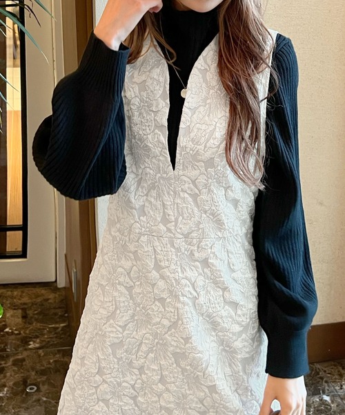 潜んだ華やかさをプラス。ジャガードフラワーワンピース(ワンピース)|Futier land(フューティアランド) 潜んだ華やかさをプラス。ジャガードフラワーワンピース(ワンピース)|Futier land(フューティアランド)