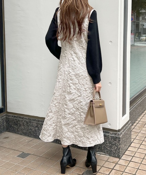 潜んだ華やかさをプラス。ジャガードフラワーワンピース(ワンピース)|Futier land(フューティアランド) 潜んだ華やかさをプラス。ジャガードフラワーワンピース(ワンピース)|Futier land(フューティアランド)