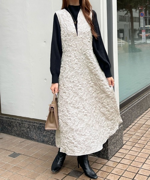 潜んだ華やかさをプラス。ジャガードフラワーワンピース(ワンピース)|Futier land(フューティアランド) 潜んだ華やかさをプラス。ジャガードフラワーワンピース(ワンピース)|Futier land(フューティアランド)