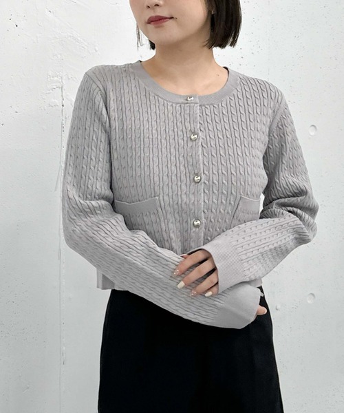 archives（アルシーヴ）の「モチモチケーブルニットカーディガン（ニット/セーター・レディース・アイボリー/ワインレッド/ブラック/グレー・MEDIUM）」の16枚目の写真