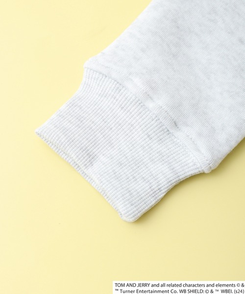 Tom&Jerry(トムアンドジェリー)の「TOM&JERRY バックプリント裏起毛トレーナー KIDS(スウェット・キッズ・ブラック系1/ネイビー/ダークグリーン系1/アッシュグレー/チャコールグレー/ヘザーチャコール/グレイッシュベージュ/ホワイト系2/ホワイト系1/ブラック/ダークグリーン/チャコールアッシュ/杢グレー/オートミール/ベージュ/チャコール・120/130/140/150/160/110)」の18枚目の写真