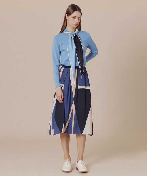 MACKINTOSH LONDON(マッキントッシュ ロンドン)の「Mダイヤモンドシェイプパネルプリントスカート(スカート・レディース・ブラック/ネイビー・38/36)」の4枚目の写真