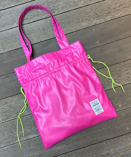 mi via loca（ミヴィアロカ）の「【2WAY！】 フェイクレザー トートバッグ（トートバッグ・レディース・ブラック/ピンク/シルバー/ピンク系その他・FREE）」の3枚目の写真