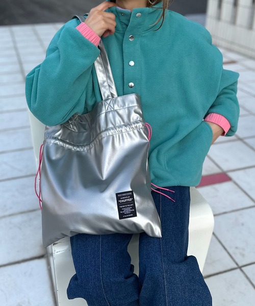 mi via loca（ミヴィアロカ）の「【2WAY！】 フェイクレザー トートバッグ（トートバッグ・レディース・ブラック/ピンク/シルバー/ピンク系その他・FREE）」の6枚目の写真